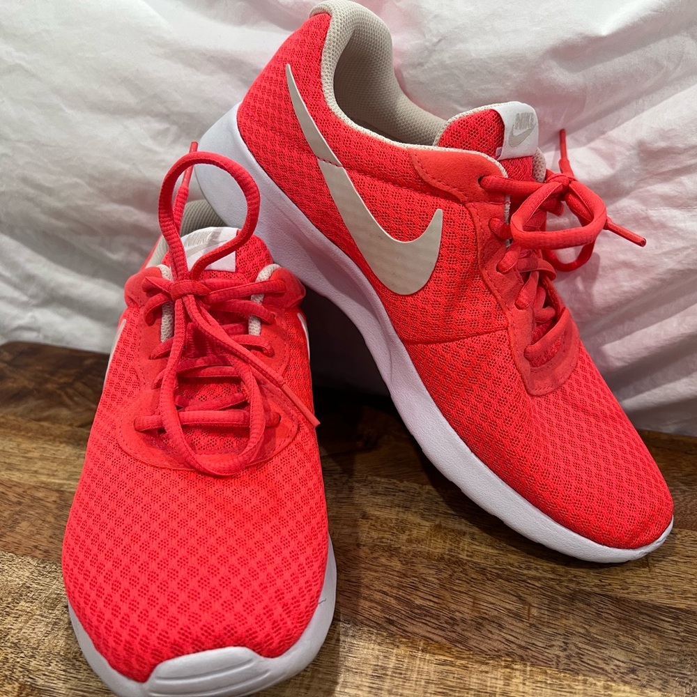 Nike Women’s Tanjun Athletic Sneaker
